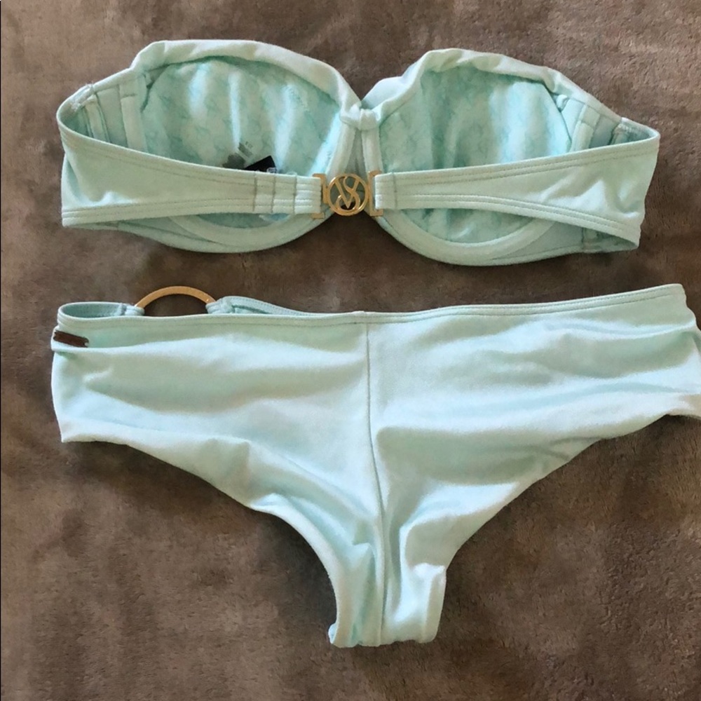 Victoria  Secret Bikini - Picture 2 of 7